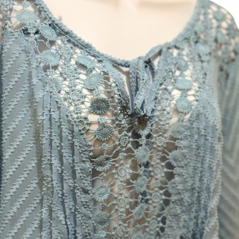 NWT Bohemian Crochet Sheer Lace Bila Top Light Blue Blouse Size Large - Picture 4 of 7
